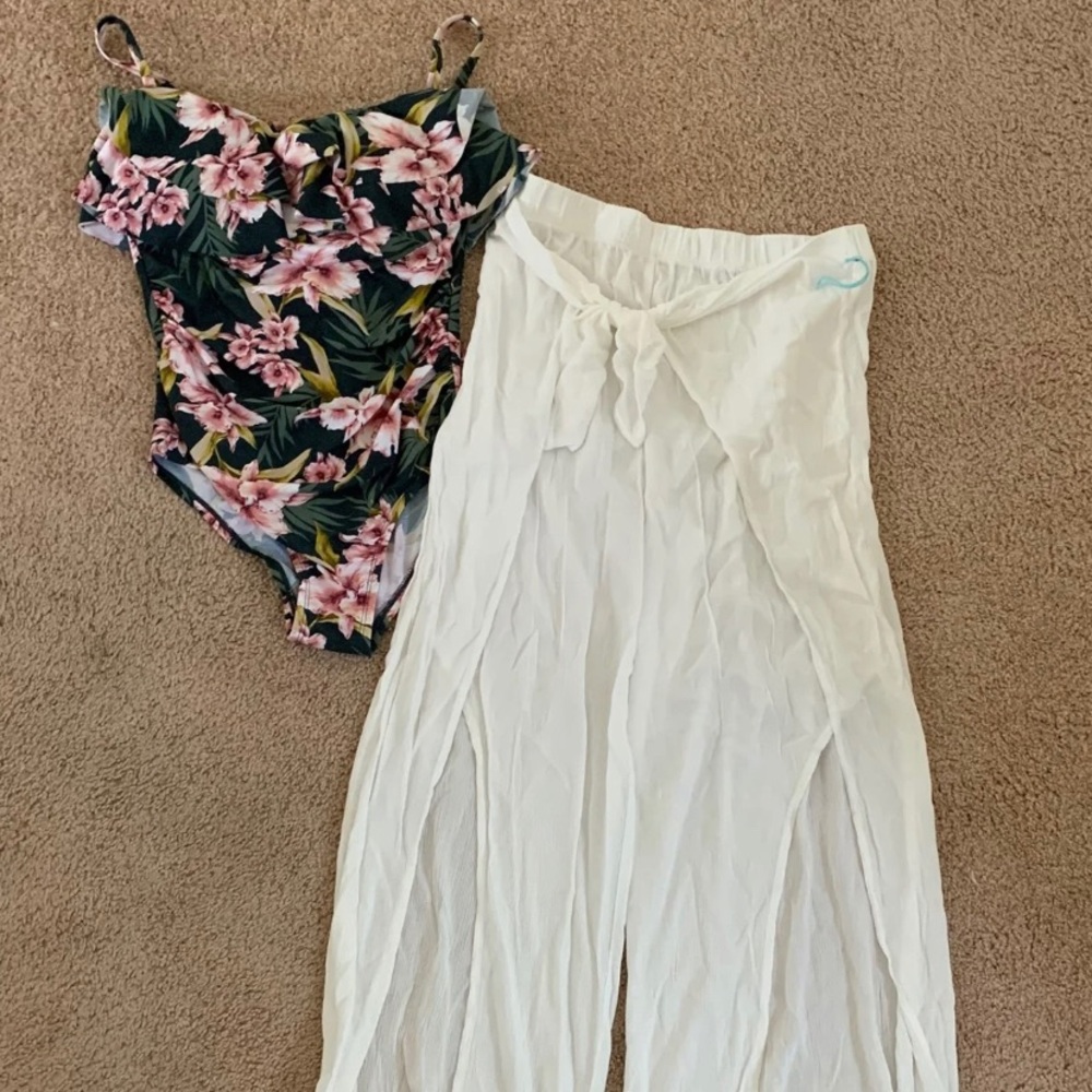 One piece swimsuit / Maternity Coverup